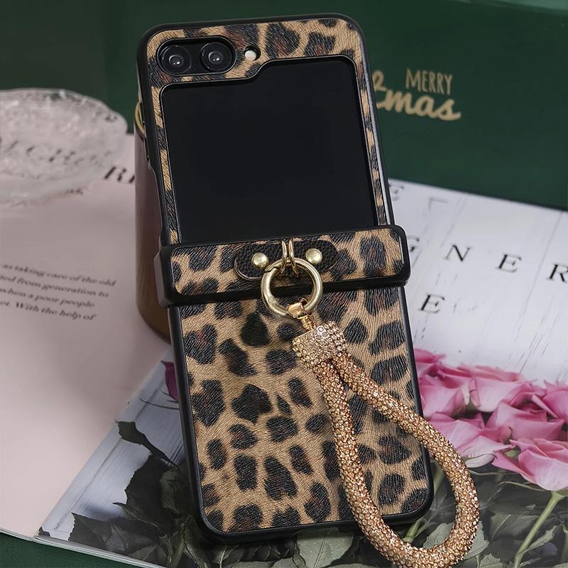Elegant Lærdeksel med Leopardmønster og Lanyard for Samsung Z Flip7 og Flip6