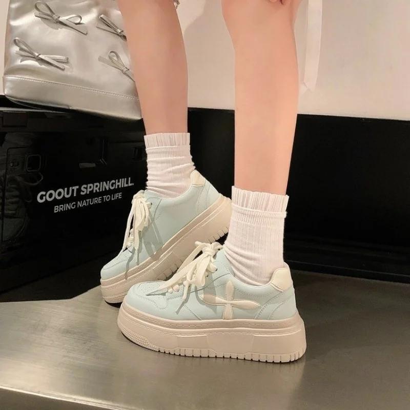 Mode 2024 Leder Damen Weiß Casual Sneakers Atmungsaktive Frau Sport Walking Laufen Plattform Flats Schuhe Plus Größe 40