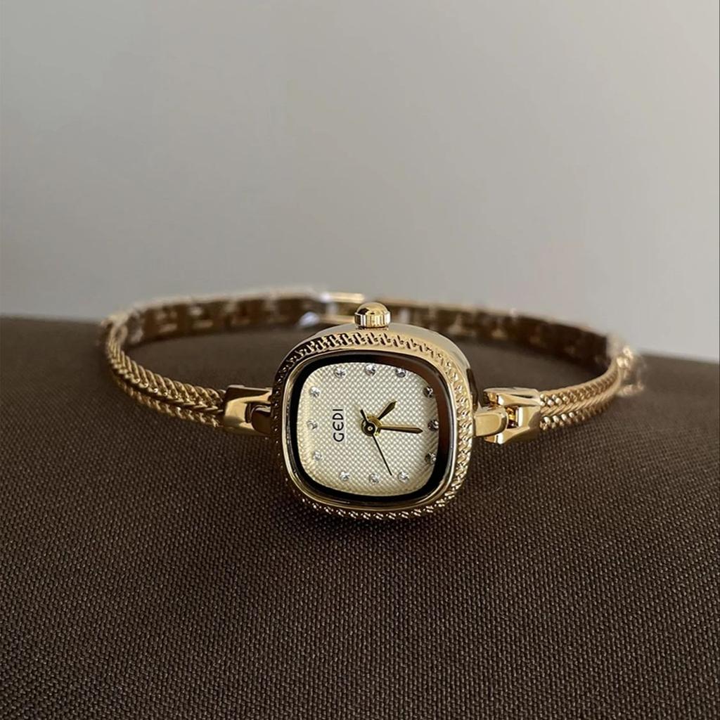 Luxury Brand Premium Bracelet Watch for Women Compact and Exquisite Water-Resistant Slim Strap Quartz Movement Versatile Styling