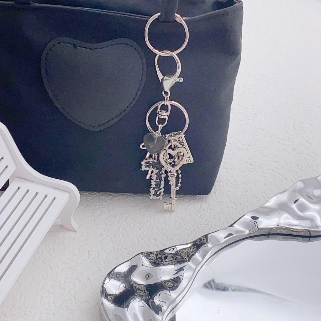 Fashion Heart Lock Bows Keychain Fashion Alloy Metal Keyring Unique Handbag Charm Decoration for Men and Women