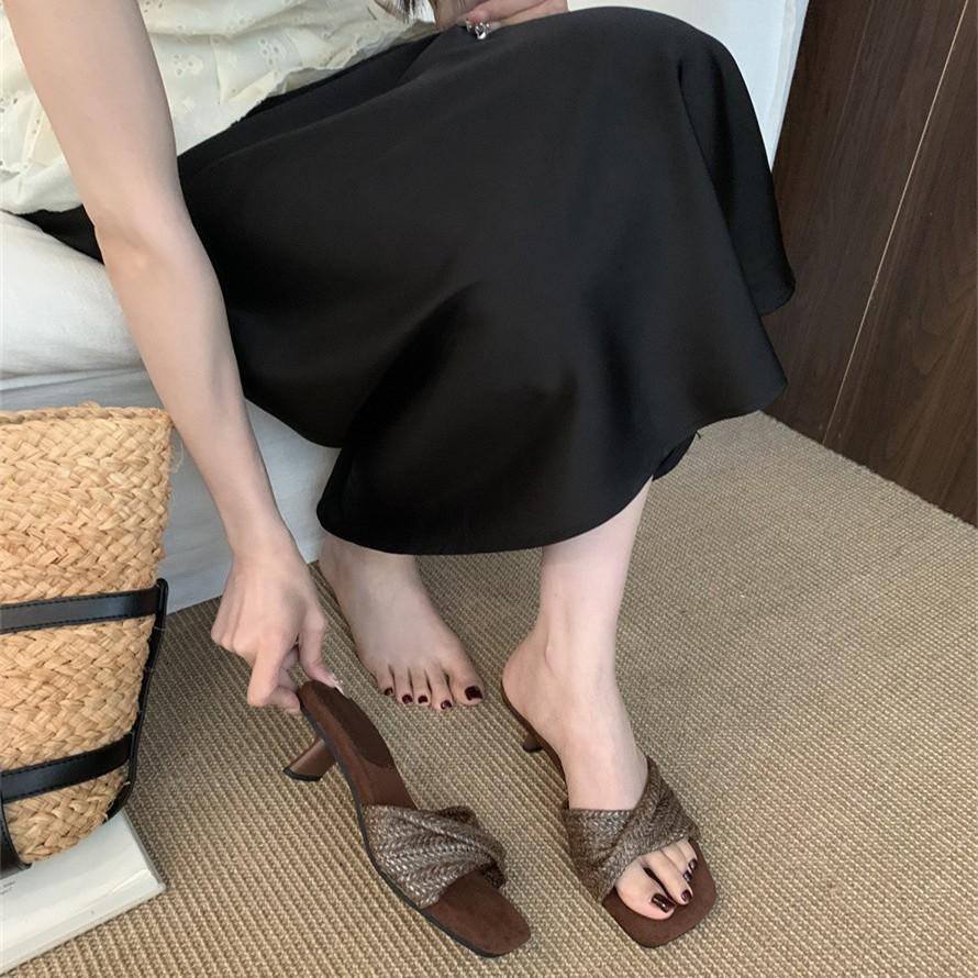 2025 Summer New Retro Woven Open-toed Korean Holiday Slope Heel Cool Slippers Hong Kong Style Cool Slippers
