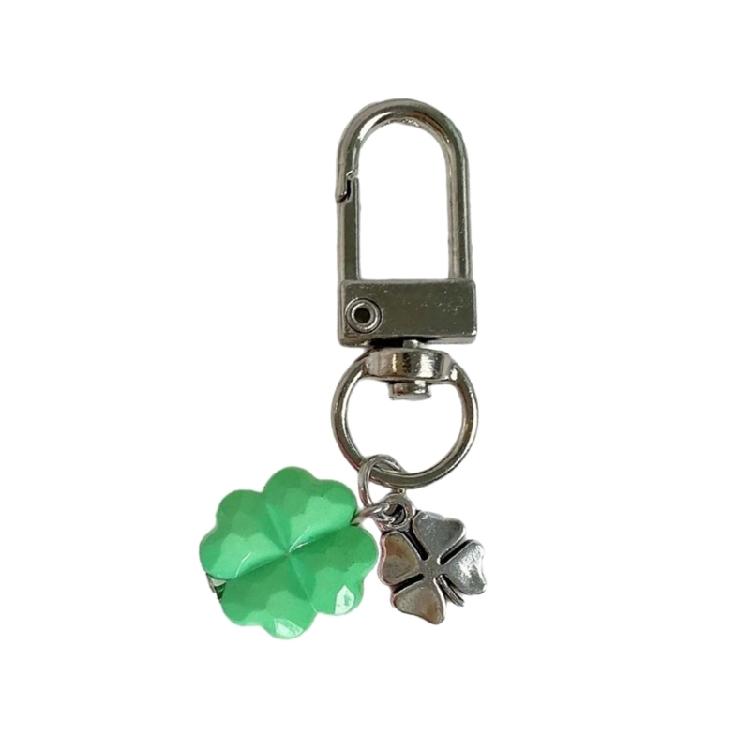 Trendy Clovers Pendant Green Resin Keychain For Phone Bag Luck Symbol Accessory Trendy Clovers Pendant Decors