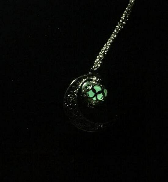 European & American Fashion Jewelry: Luminous Moon Heart Necklace with Clavicle and Sweater Chains