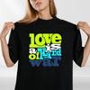 Love Is a Kind of War Grafisch T-shirt | Retro Typografie T-shirt | Unisex Casual Str