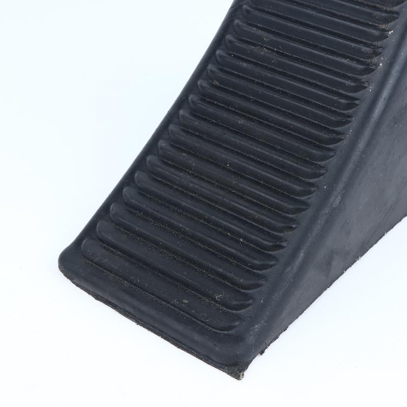 Triangular Stable Portable Rubber Wheel Chock Non-Slip Heavy Duty Small Car Tire Stopper for Daily Parking
