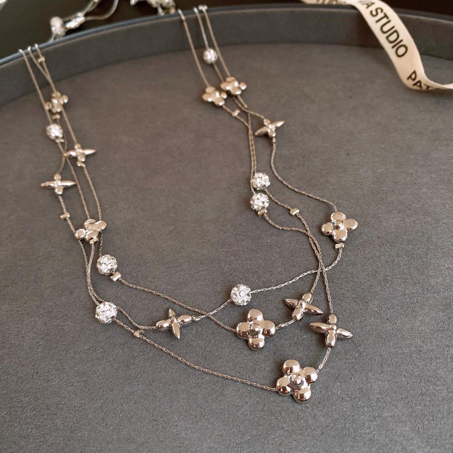 Korean fashion diamond-encrusted flower mango star stacked necklace niche simple and elegant sweater chain necklace