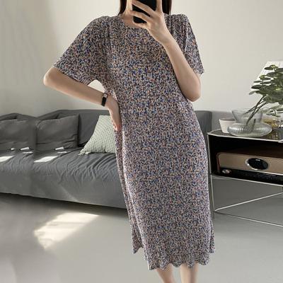 Summer Women Dress Small Flower Print Crew Neck Loose Short Sleeves Pleated Mid-calf Length Pullover Dating Shopping Midi Dress