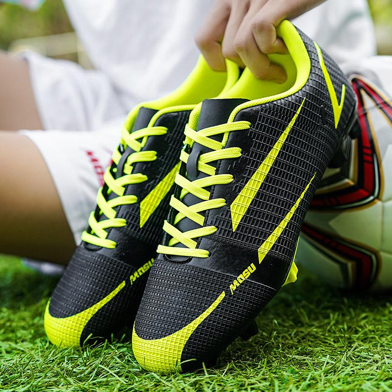 Soccer Shoes Women’s Sneakers Boys' Football Boots School Student Shoes Girls' Football Boots Couple Men Lightweight Sneakers Plus Size 36-45