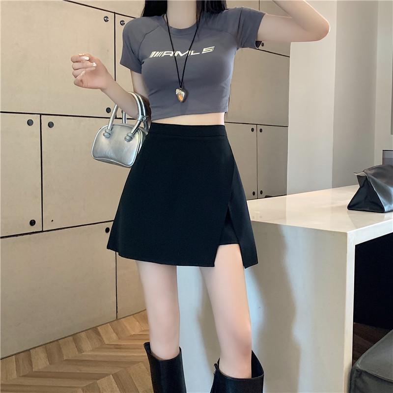 

2024 Summer Plus Size Black Midi Skirt with High Waist, Versatile Slit, and Anti-Exposure Lining. 3XL