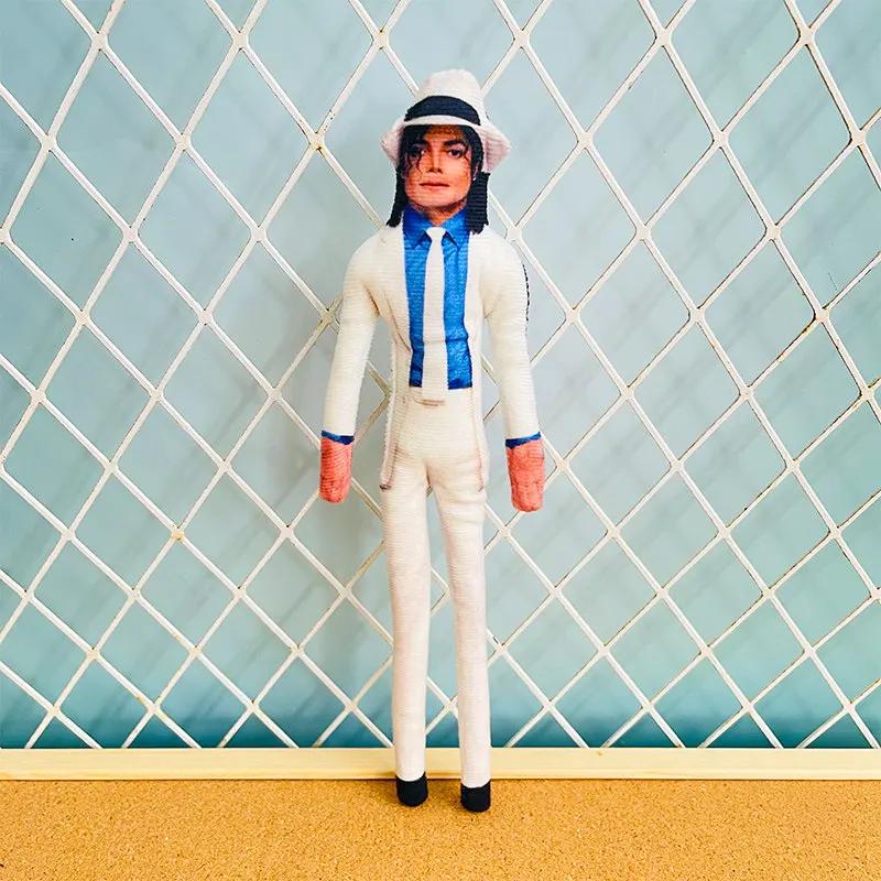 10 Stylów Miękka Wypchana Lalka Pluszowa Michael Jackson Zestaw Wiele Klasycznych Kostiumów Scenicznych Długi Design Na Ozdobę Fani Muzyki