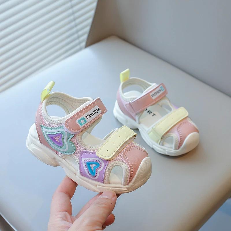 Girls Beach Shoes Fashion 2025 Summer Brand New Kids Sport Sandals with Double Hearts Classic Princess Sweet Casual Sandals Soft