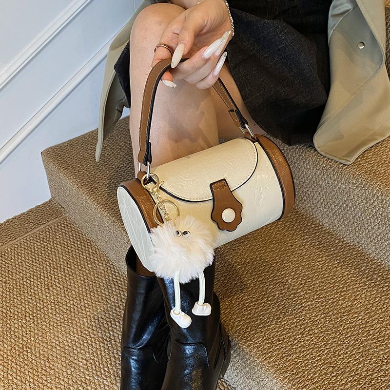 

Fashion contrasting color portable small bag women s 2025 new high-end versatile messenger bag exquisite small bag pillow bag белый