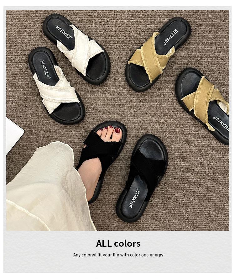 Stepping on shit feeling thick-soled cross slippers women's summer wear 2025 new fashion versatile flat-bottomed casual beach cool slippers