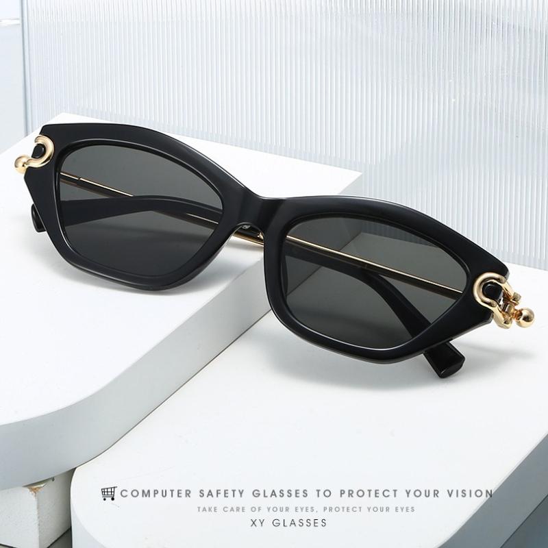 Square Cat Eye Sunglasses for Women | Retro Fashion Shades with Bold Frame