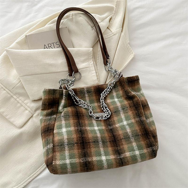 

2024 Winter New Large Capacity Fashion Simple Texture Handbag Korean Casual Shoulder Bag Female Tote Bag зелений
