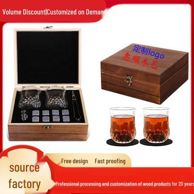 Grenzüberschreitendes Geschenkset mit Eiswein und Whisky, inklusive Holzbox und Doppelgläsern