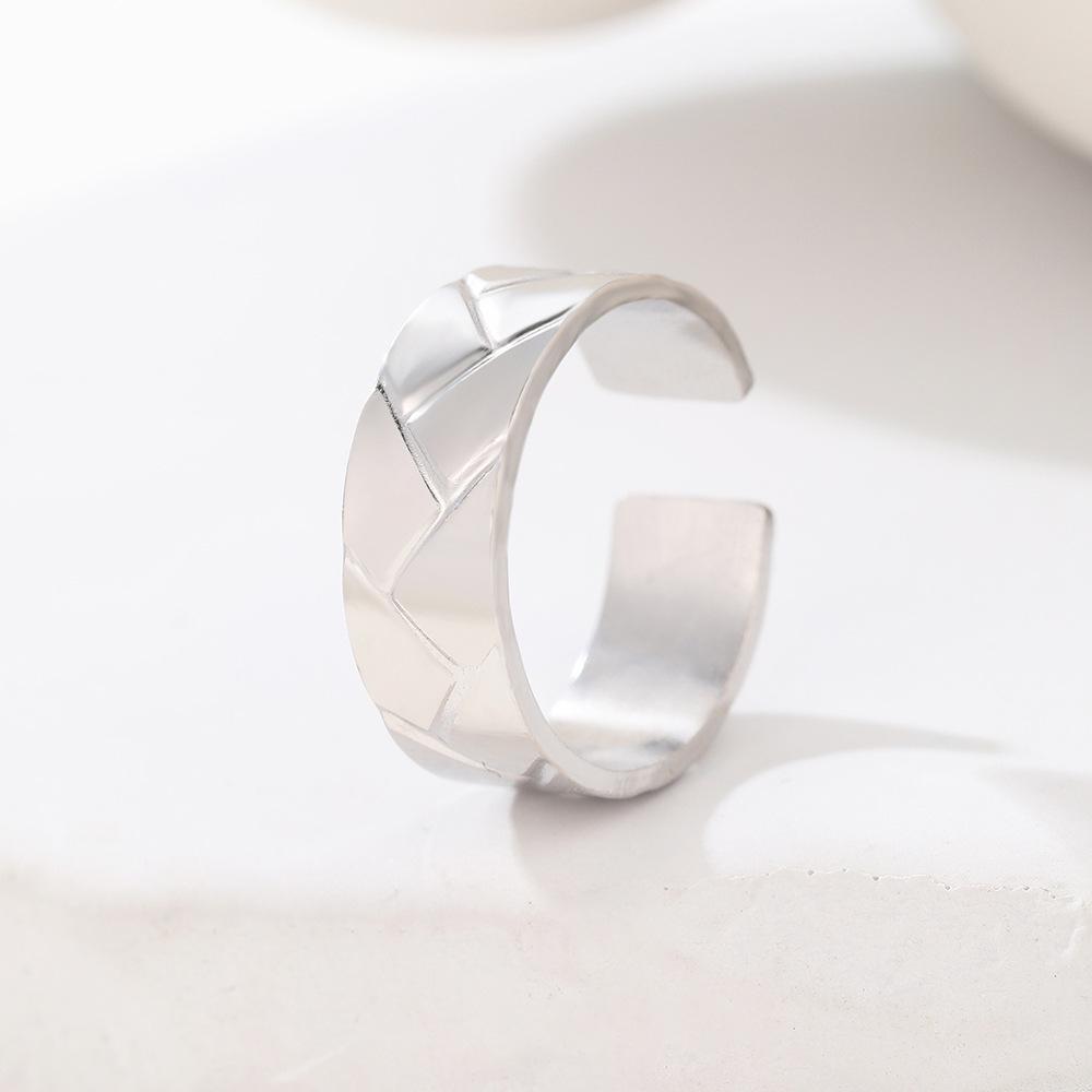 Adjustable Retro Stainless Steel Open Ring for Men and Women, Popular European and American Couple Style.