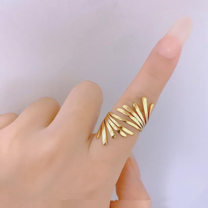 18k Gold Titanium Steel Leaf Ring - Korean High-End Cold Style Jewelry