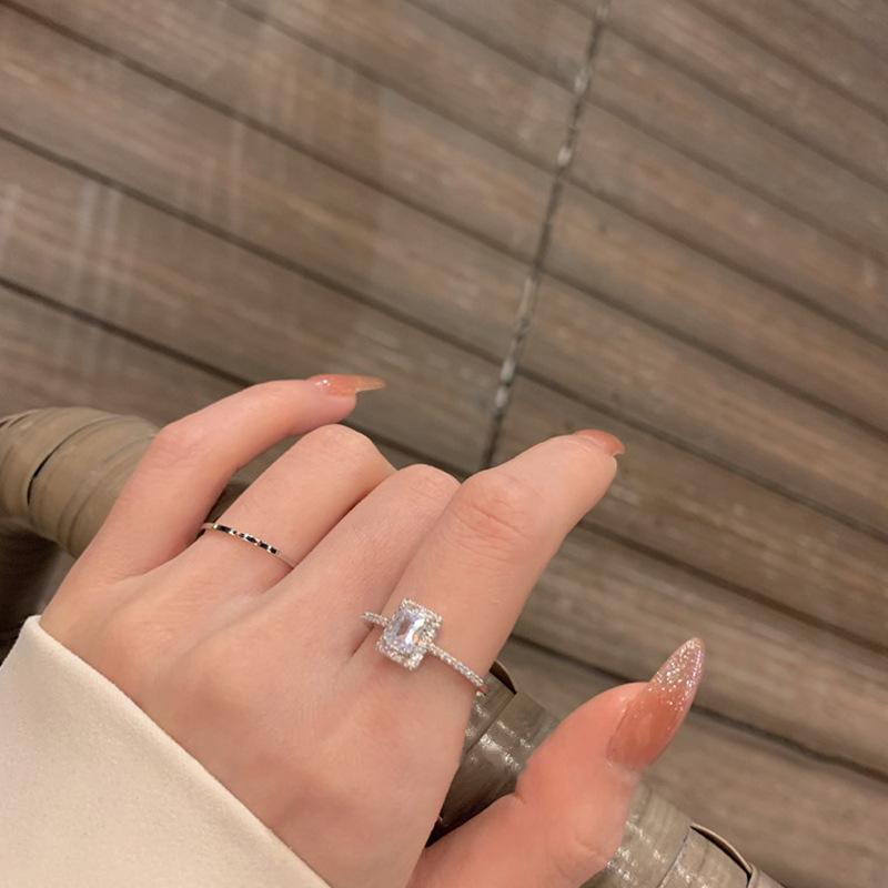 Elegant Korean-Style Rhinestone Square Ring - Retro, Adjustable, Sparkling, and Trendy Index Finger Ring for Women
