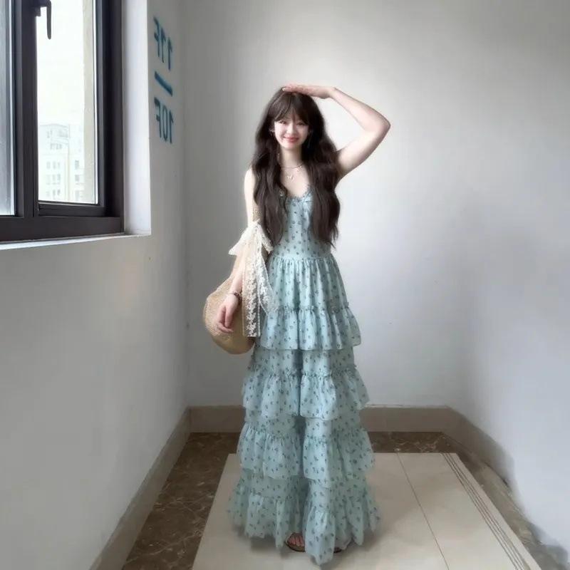 Summer Seaside Vacation Style Blue Floral Strap Dress Female Korean Version Sweet and Fresh Temperament Waist Cake Dress