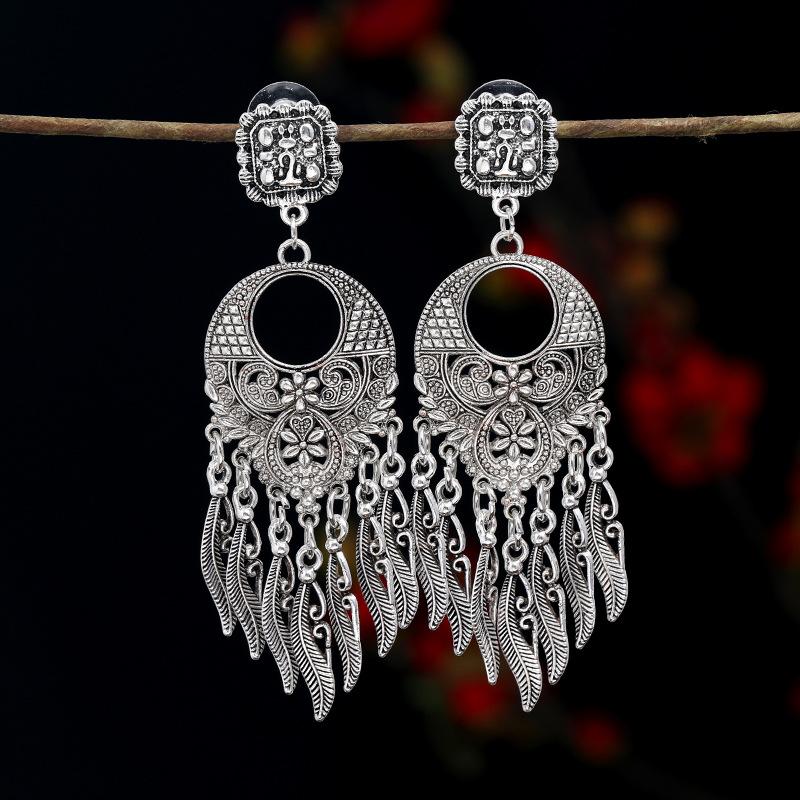 Retro Personalized Tibetan Silver Fringed Stud Earrings Long Temperament Versatile Earrings Exaggerated Metal Vacation Earrings Women