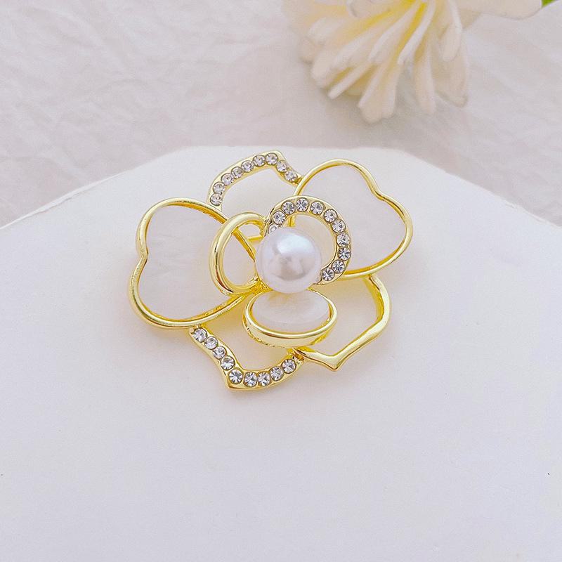 High-End Pearl & Rhinestone Butterfly Brooch for Women's Fashion Suits and Scarves