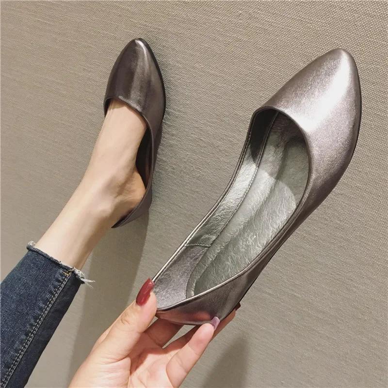 Fashion Women Flat Shoes Flat Bottomed Pointed Shallow Mouthed Single Shoes Women's Glossy Soft Leather Sole Boat Shoe Floating Shoes