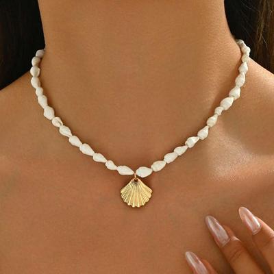 Natural Conch Pendant Necklace Ocean Style Starfish Necklace Summer Beaded Choker  for Women
