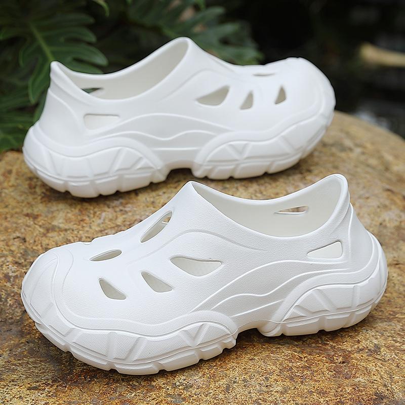 Sandals Men's Summer Wear 2025 New Thick-soled Non-slip Beach Slippers Driving Outdoor Sports Hole Shoes Men