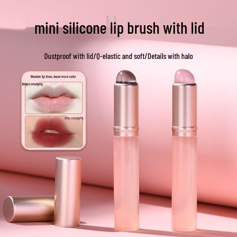 

М яка силіконова пензлик для розтушовування губ для макіяжу та накладних вій Black Mini Silicone Lip Brush with Cap