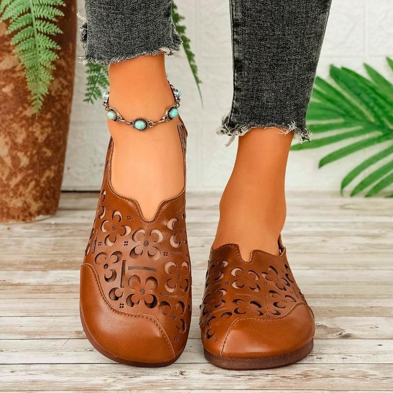 Fashion 2025 Summer Round Toe Slip On Women's Soft Bottom Flats Classics Outdoor Flats for Women Hollow Daily Plus Size Hot Sale Shoes