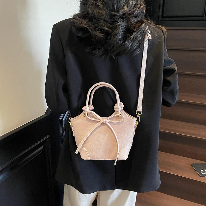 Retro Bag Women's Spring and Summer Trend Line Versatile Texture Hand Bag Shoulder Crossbody Bucket Bag