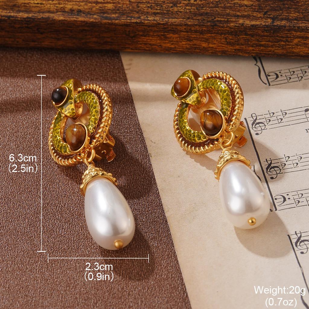 French hand-painted three-dimensional flower painted stud earrings, love high-end sense versatile ins hot-selling court style earrings