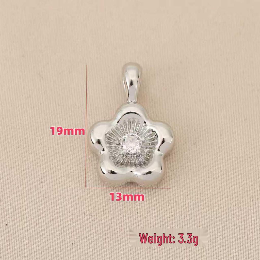 Liangfei 3D Five-Petal Plum Blossom Pendant with Diamond Inlay, Copper-Plated 18k Gold Fashion DIY Jewelry Accessory.