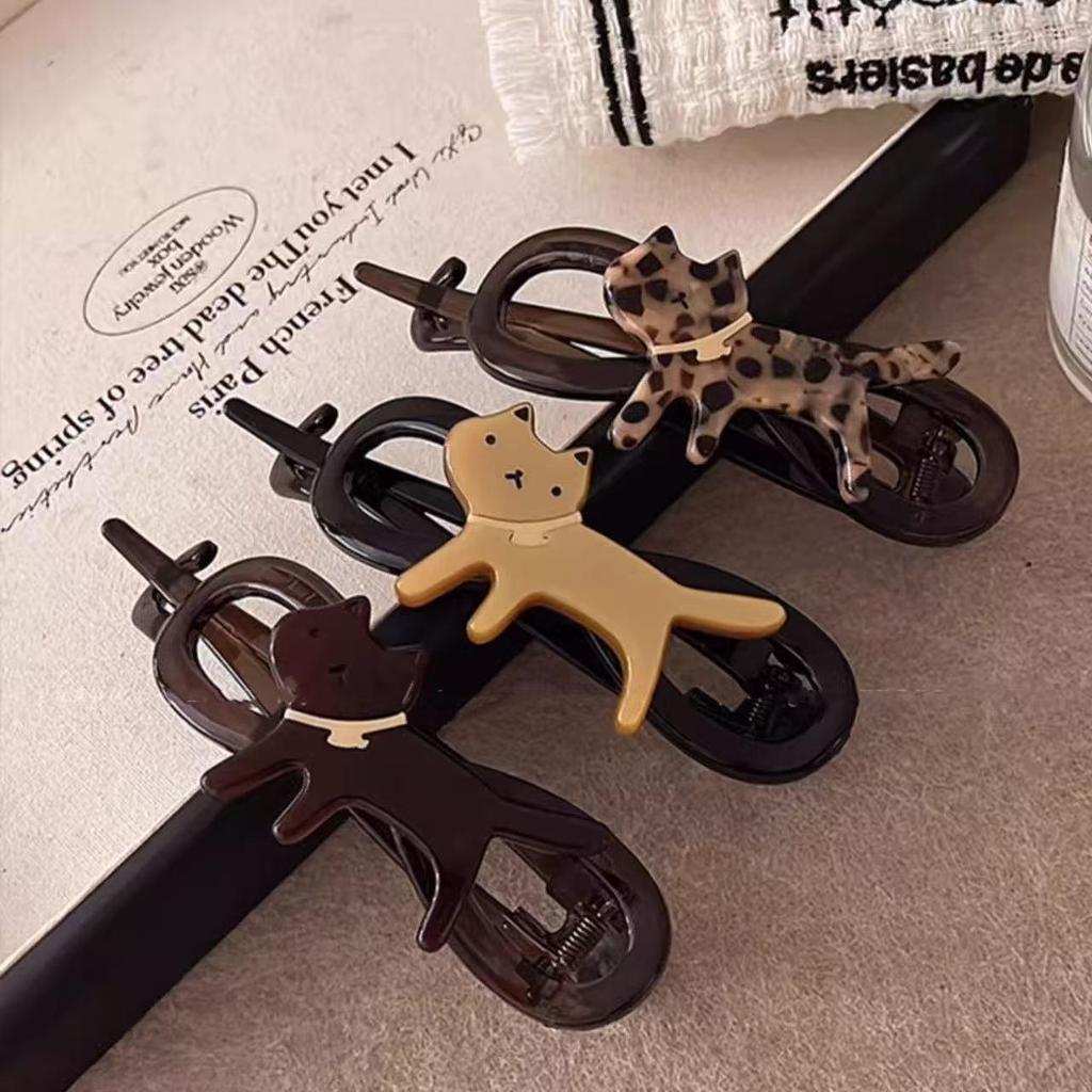 Stor Hårklemme med Leopardmønster for Kvinner - Eksklusivt Tilbehør for Oppsatt Hårvridning 2025