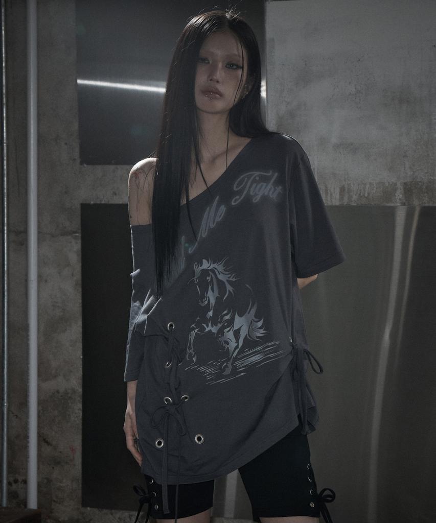 Aejeuyua Horse Eyelet Oversized T-Shirt Charcoal