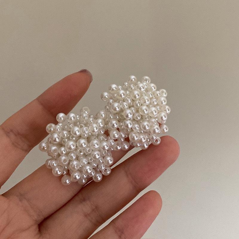 Imitation Baroque Pearl Flower Stud Earrings for Women Luxury Pearl Bead Earrings Personalized Jewelry Accessories