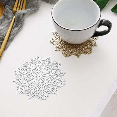 Bardak Altlığı Kupa Pedi Hollow-out Tasarım Kaymaz Dekoratif Noel Kar Tanesi Masa Mat Placemat Dekorasyon