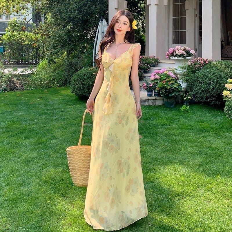 Cream yellow French flying sleeves floral V-neck dress high-end temperament fairy waist A-word long dress female summer