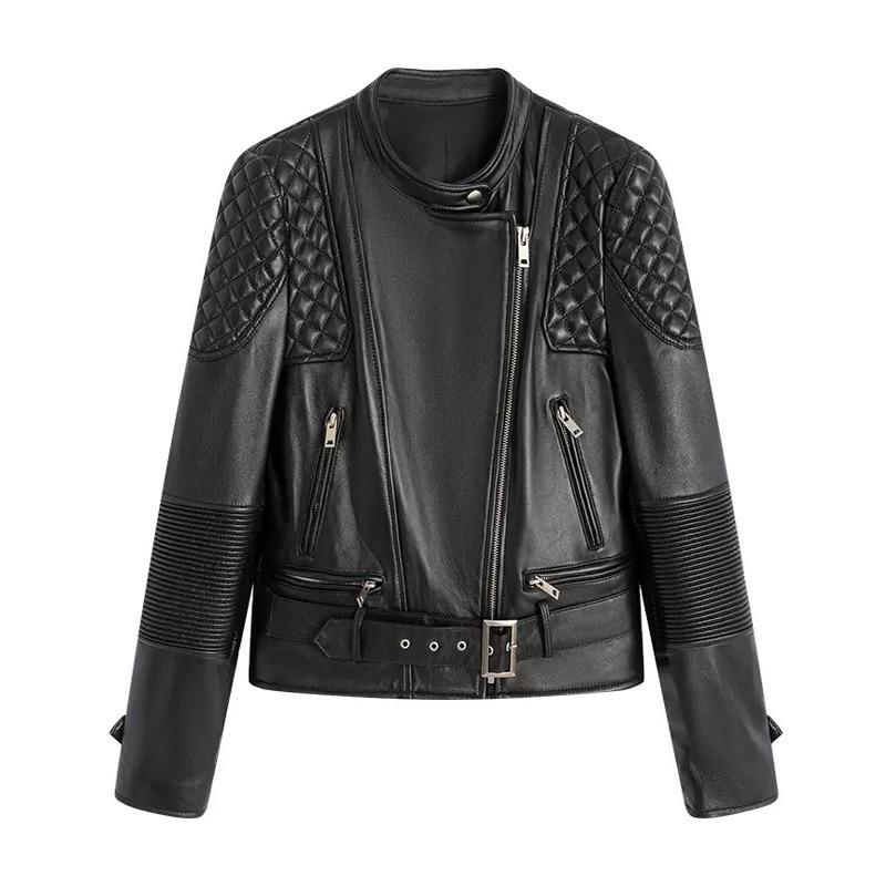 

Новая мода ранней весной для красивых женщин ездить на мотоциклах. Легкая, узкая и элегантная женская кожаная куртка с воротником-стойкой. M