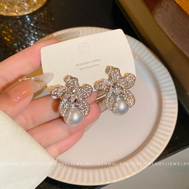 

French full diamond pearl flower earrings women s high-end design earrings retro fashion temperament earrings wholesale