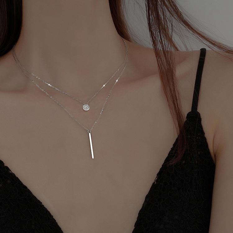 Double Layer Rhinestone Square Bar Necklace: Elegant, Light Luxury Clavicle Chain with Niche Design for Women