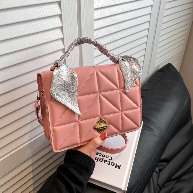 

2025 spring and summer new shoulder crossbody portable women s bag fashion Korean version silk scarf diamond chain box bag women s tide