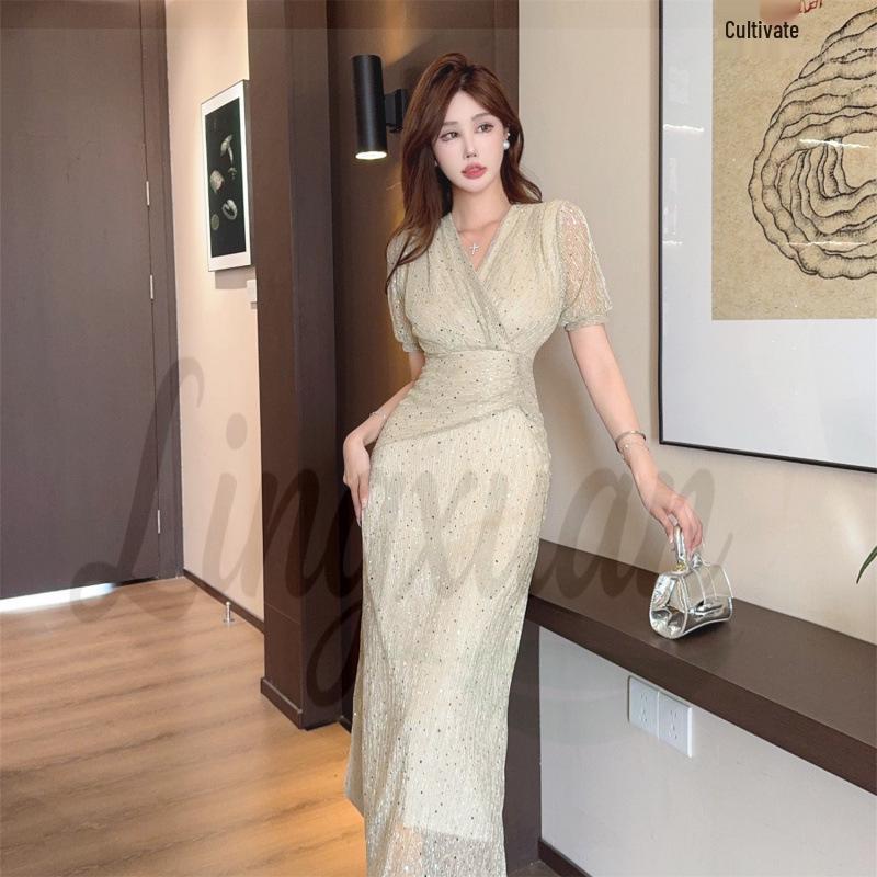 Elegant Rhinestone-Embellished Slimming Short-Sleeve Dress Extra Large