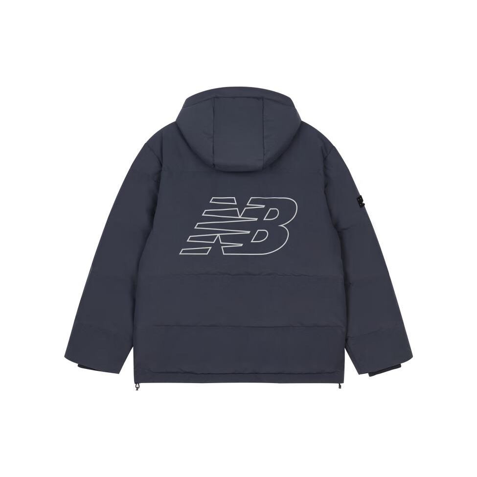 

Пуховик New Balance средней длины с капюшоном и логотипом на спине, мужская верхняя одежда, темно-синий AMJ33339-ECL