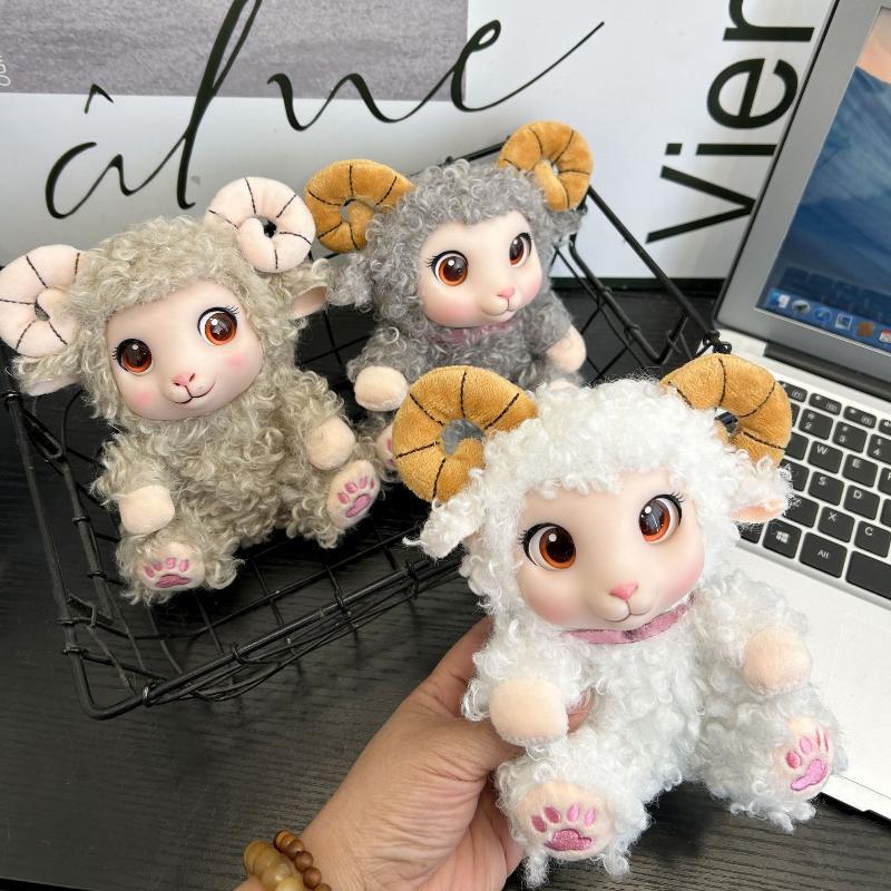Simulated Horned Lamb Plush Keychain 2027 Year of Goat Mascot Soft Sheep Pendant for Key Bag Car Hanging Decor