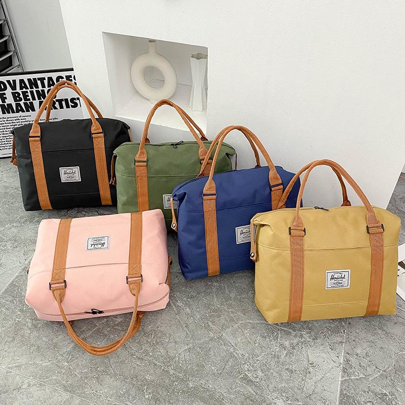 

Lightweight Multi-Purpose Travel and Fitness Bag for Yoga, Hospital Stays, and Carry-On чорний