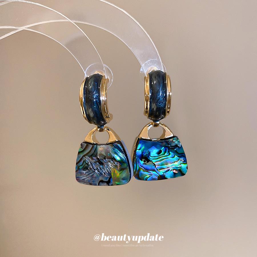 Silver Needle Resin Gradient Shell Earrings: Geometric, Personalized, High-End Fashion Studs