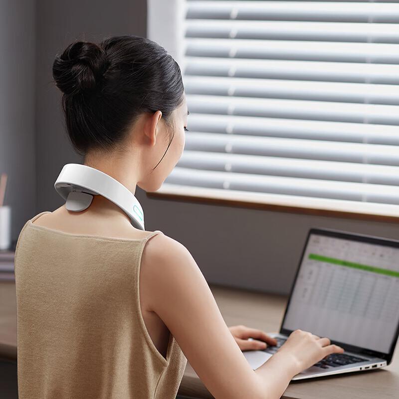 Bear AMQ-F05W6 Dual-Frequency Pulse Neck Massager