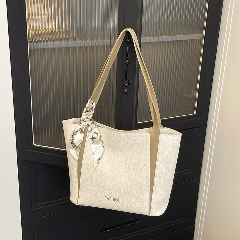 Urban Minimalist Pu Tote Bag For Women With Zipper Closure For Daily Use